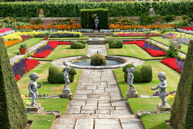 Hampton Court Palace ticket visit photo